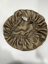 Load image into Gallery viewer, Snag & Tug Small Fawn Bonnet