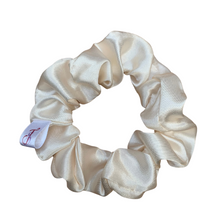 Load image into Gallery viewer, Pearl Scrunchie