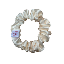 Load image into Gallery viewer, Pearl Scrunchie