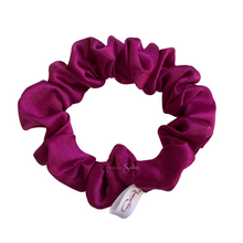 Load image into Gallery viewer, Magenta Scrunchie