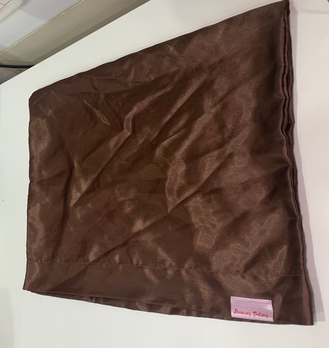 Snag & Tug Brown Pillowcase