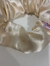 Load image into Gallery viewer, Snag &amp; Tug Pearl Large Scrunchie

