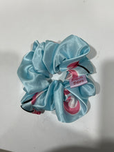 Load image into Gallery viewer, Snag &amp; Tug Light Grey 2XL Scrunchie

