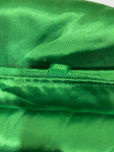 Load image into Gallery viewer, Snag &amp; Tug Emerald Green Headwrap

