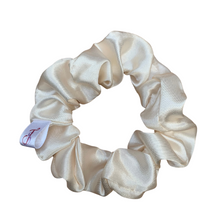 Load image into Gallery viewer, Pearl Scrunchie
