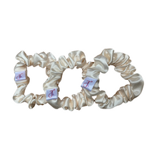 Load image into Gallery viewer, Pearl Scrunchie Set
